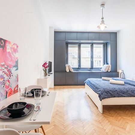 Bright Studio With Parliament View, Free Parking Budapest Extérieur photo