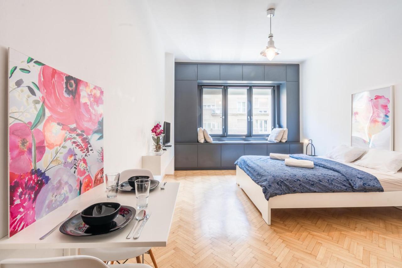 Bright Studio With Parliament View, Free Parking Budapest Extérieur photo