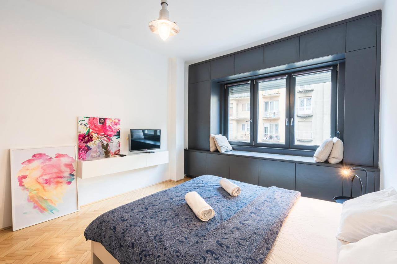Bright Studio With Parliament View, Free Parking Budapest Extérieur photo