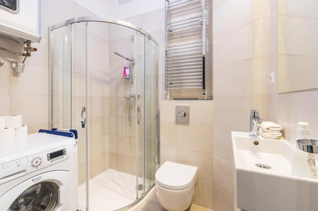 Bright Studio With Parliament View, Free Parking Budapest Extérieur photo